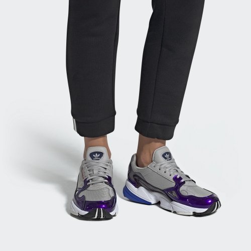 Adidas Womens Falcon Sneakers - Stylish and Comfortable
