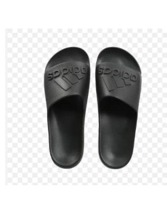 Aquo Slippers On